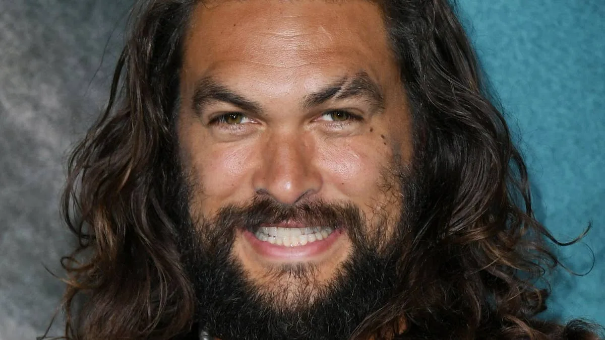 Jason Momoa Rocks Desert Stage with Cover Band Oof Tatata