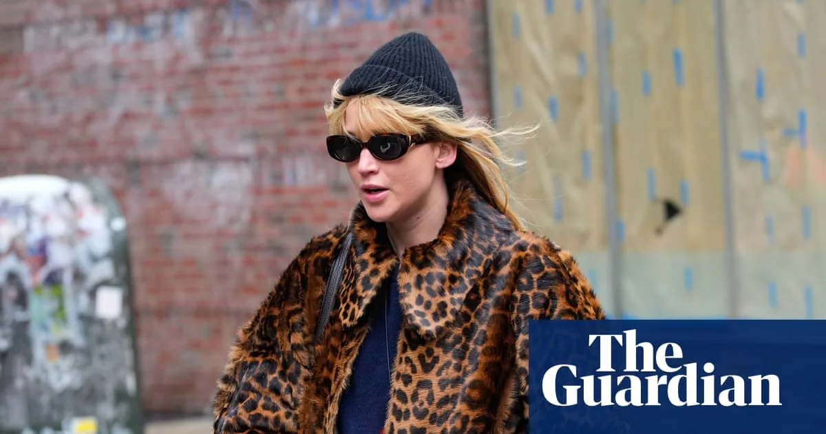 Jennifer Lawrence Leads Momboy Style Revolution