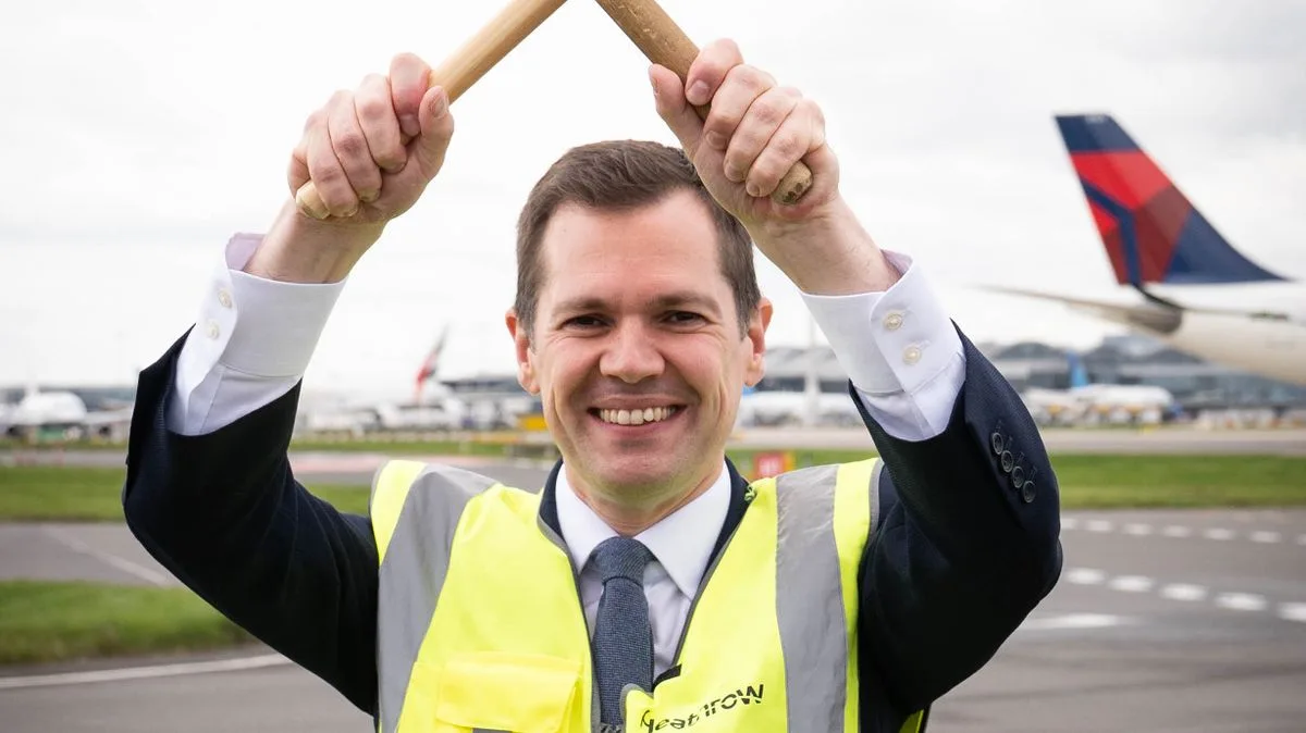 Jenrick Vows to Cut Flight Tax After £40k Airline Donor