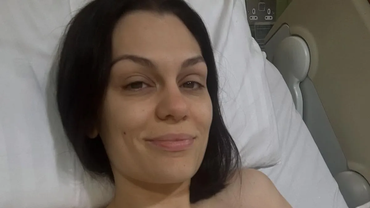 Jessie J Hospitalised with Infection and Fluid on Lungs After Cancer Surgery