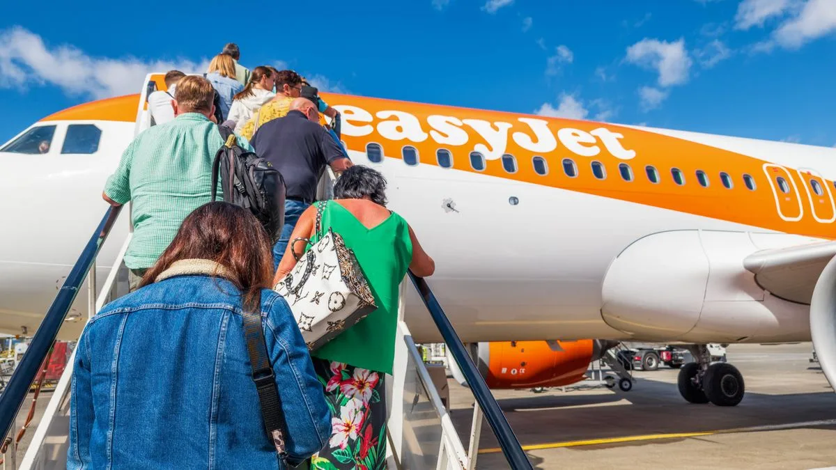 Jet2 Advises Early Arrival at Faro Airport Over EU Border Delays