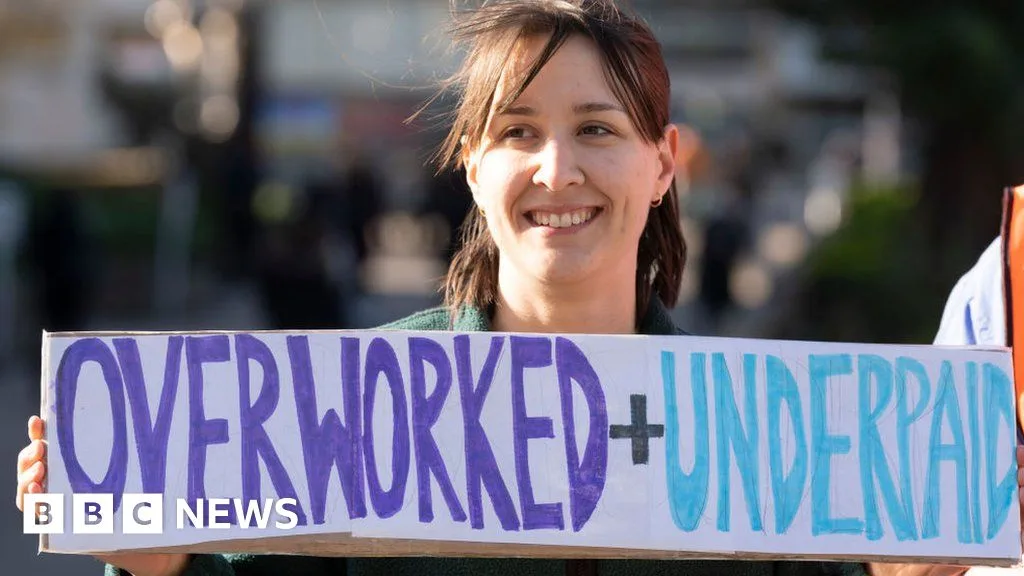 NHS Chief Warns of Tough Start to 2024 as Junior Doctors Prepare for Six-Day Strike