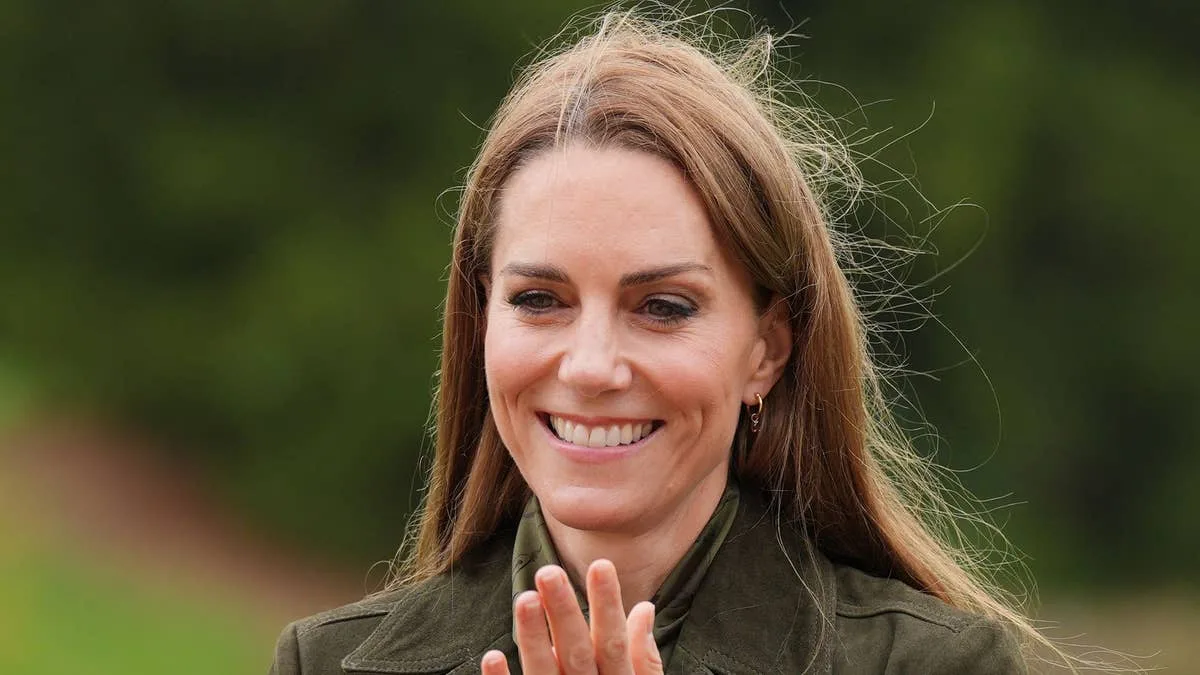 Princess Kate Goes Viral for Backwards Stair Climb in Heels