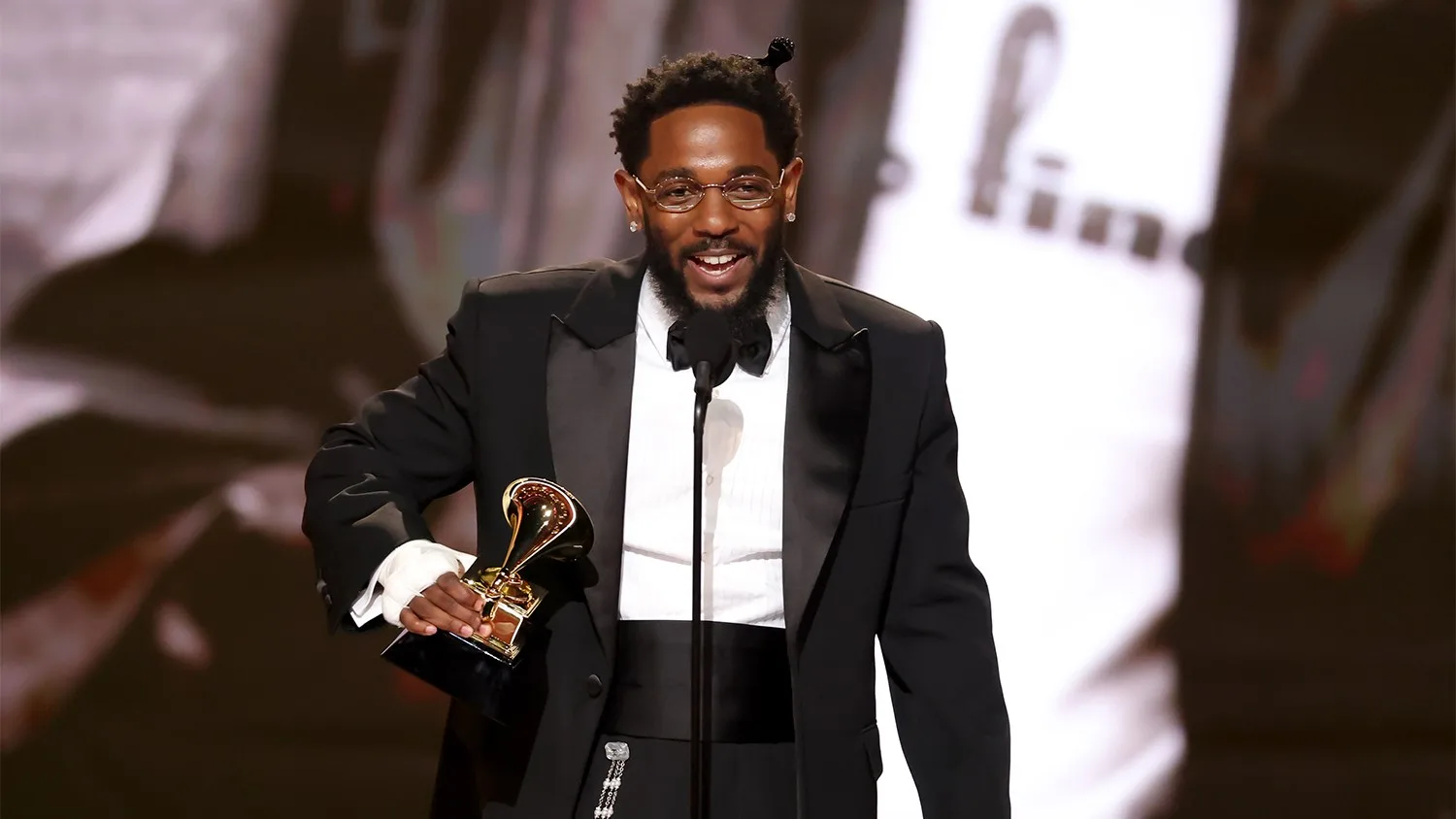Kendrick Lamar Becomes Most Awarded Rapper in Grammy History