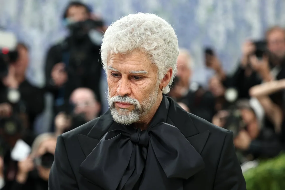 Bad Bunny's 'awkward' hug with Kris Jenner at Met Gala has fans 'dying'