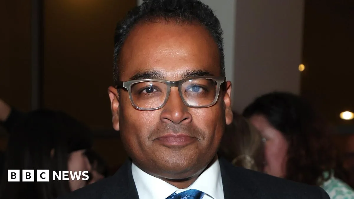 Krishnan Guru-Murthy Suspended for Insulting Minister