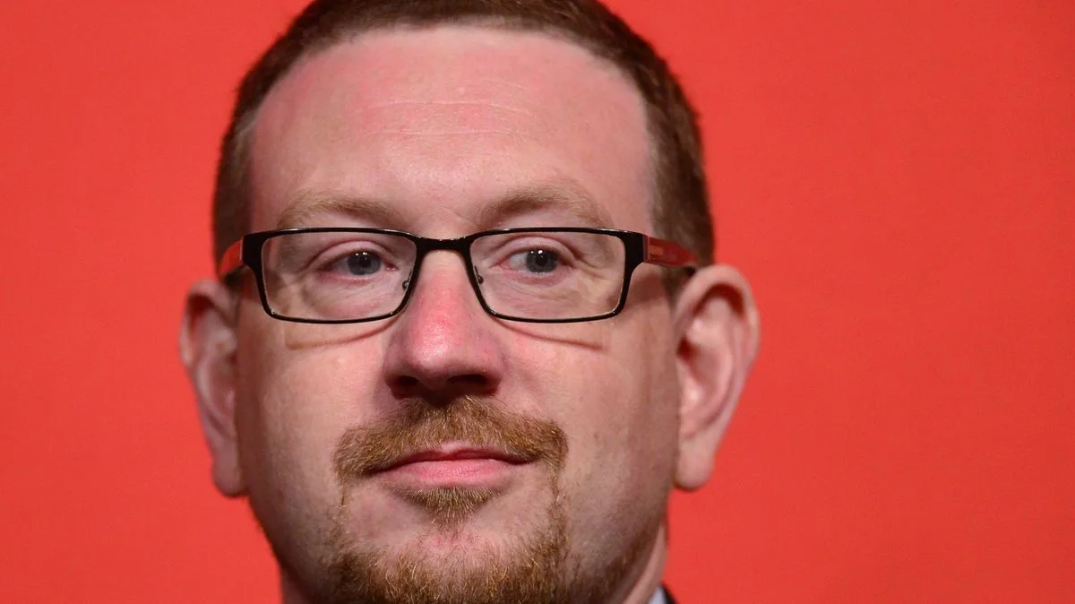 Labour Councillor Quits Over Racist WhatsApp Group Scandal