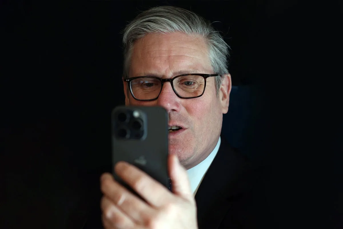 Labour MPs' Vanishing WhatsApp Messages Explained