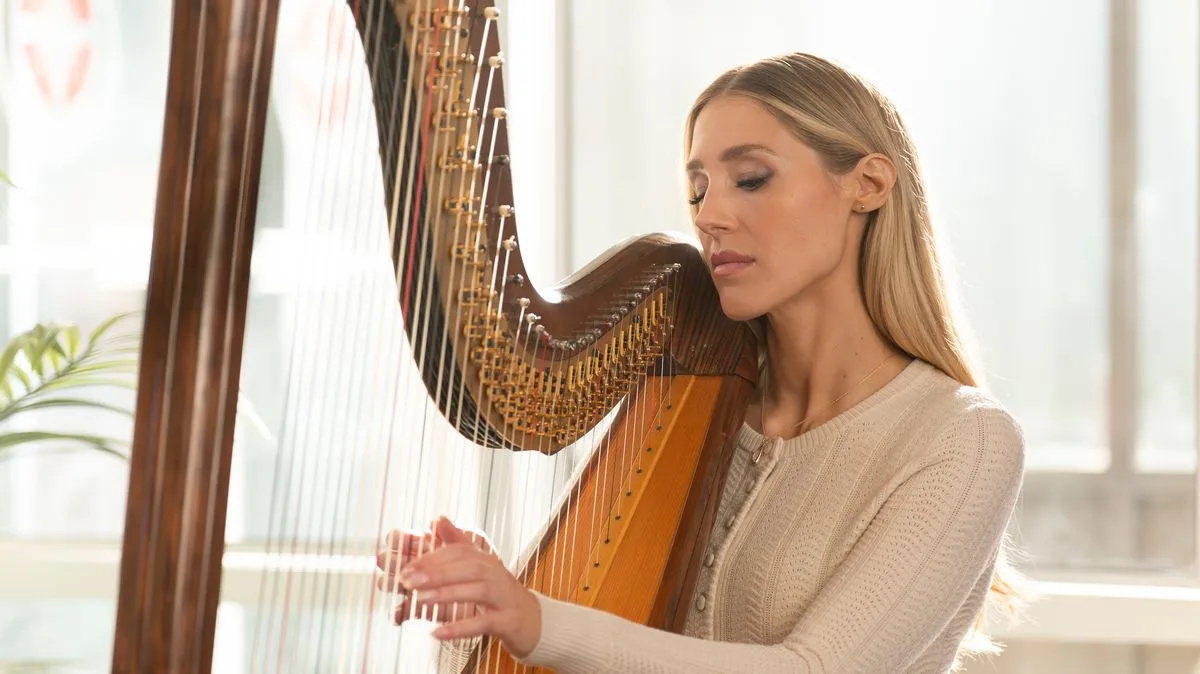 Lisa Gilroy Appears as Harpist Lily in Scrubs Revival Episode