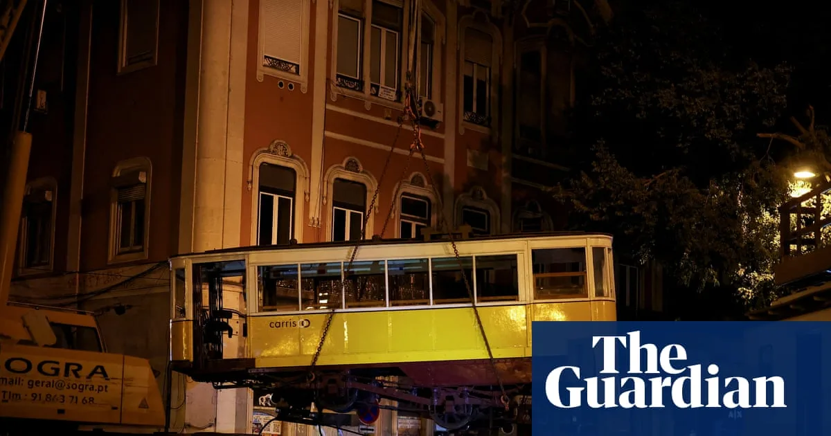 Faulty cable caused Lisbon funicular crash that killed 16, inquiry finds
