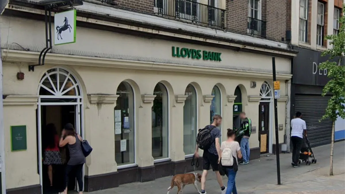 Lloyds Bank Advises Customers to Check Ahead for Coin Deposits