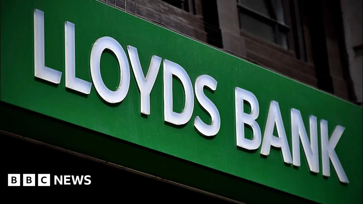 Lloyds Bank criticised for new overdraft fees of up to 61% APR