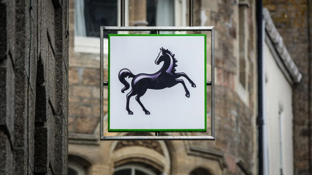 Lloyds Bank Promotes 'Ten-Minute' Mortgage Check for First-Time Buyers