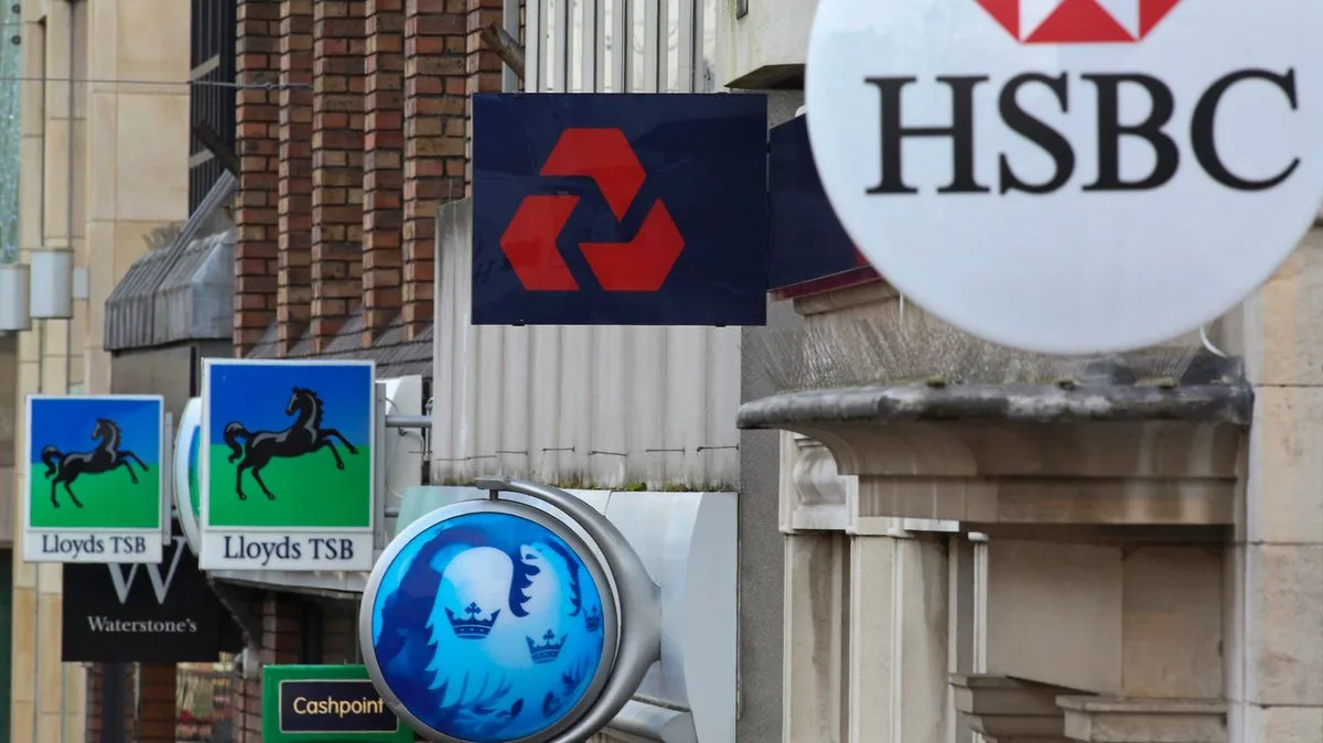 Major Banks Hit by Online Banking Outage on Payday