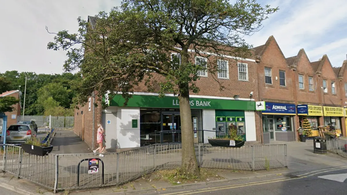 Lloyds Bank to Remove £50 Interest-Free Overdraft Buffer from Packaged Accounts