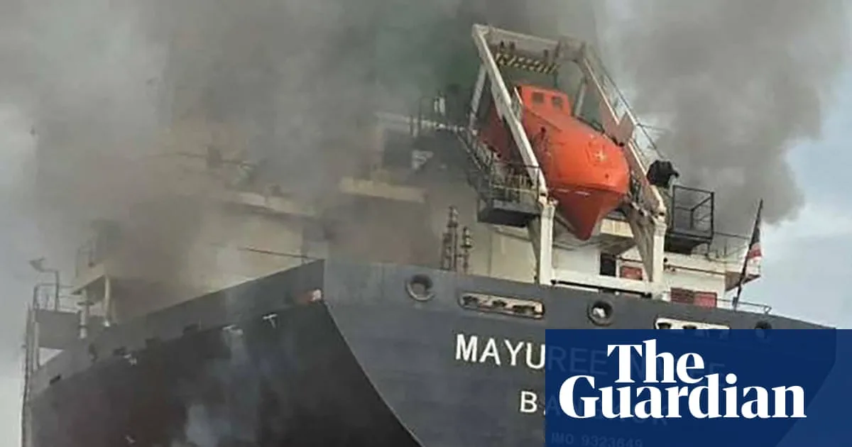 Lloyds Warns Of Insurance Crisis In Strait Of Hormuz