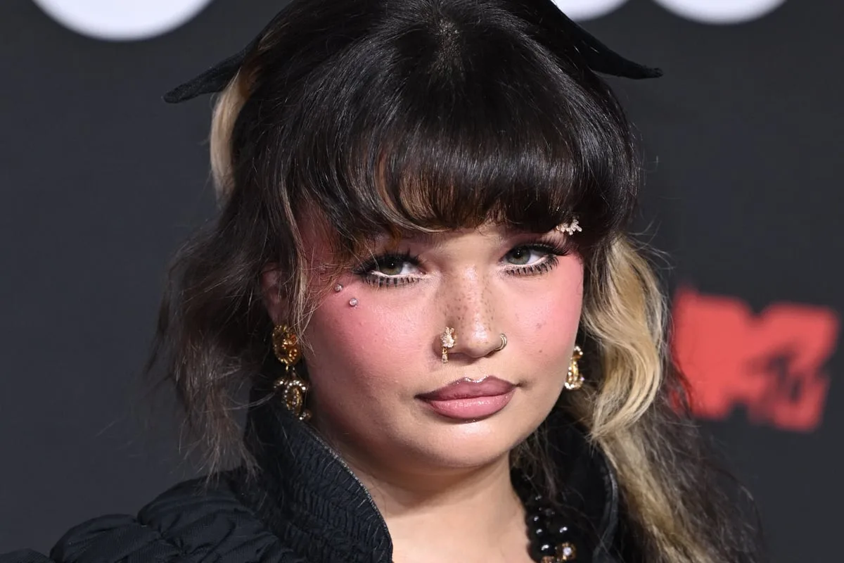 Lola Young Cancels Tour After Collapse Amid Substance Abuse Battle