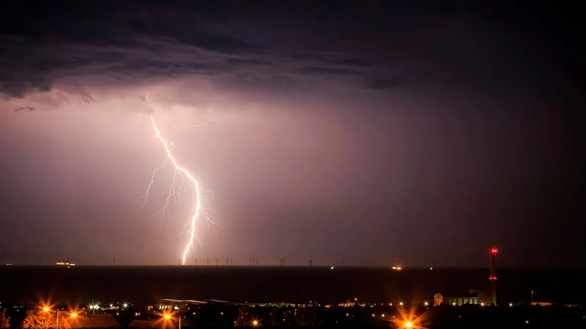 Met Office Issues Thunderstorm Warning for London and Parts of England