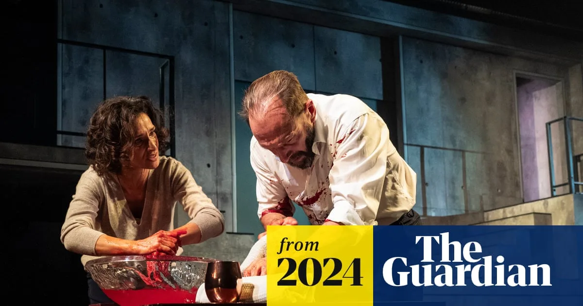 Ralph Fiennes Calls for End to Trigger Warnings in Theatre