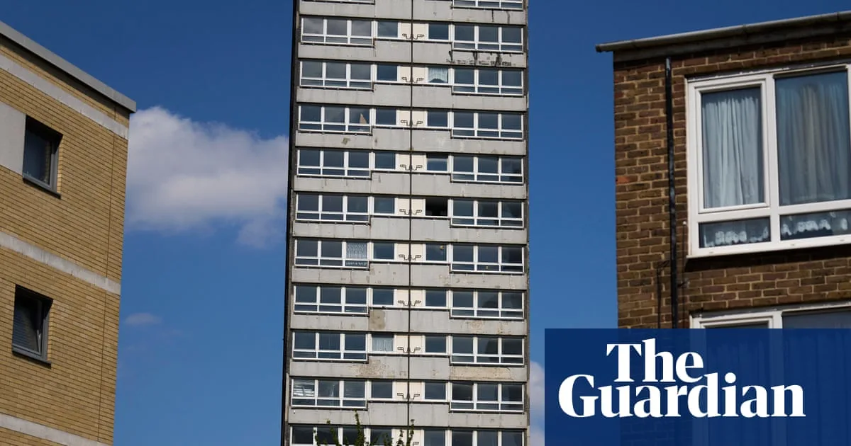 The Last Residents of London Tower Block with 164 Empty Homes