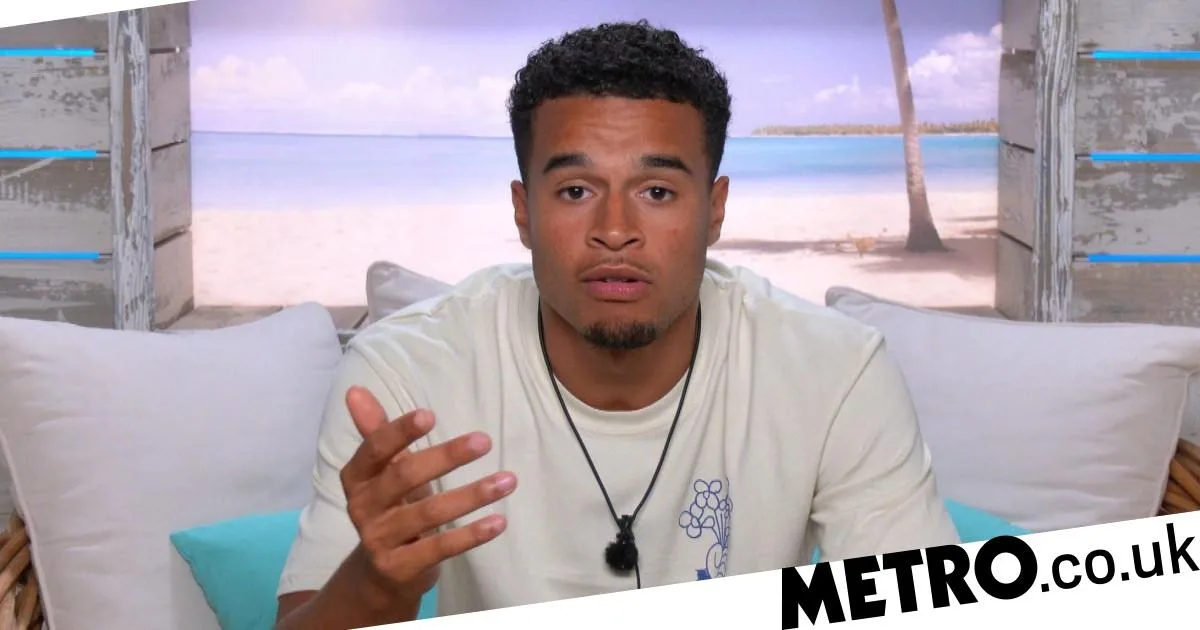 Toby Aromolaran Signs for Love Island USA