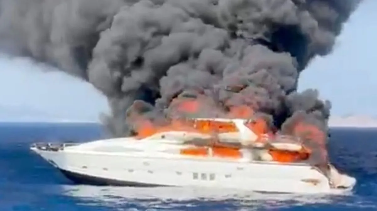 Luxury Yacht Bursts Into Flames and Sinks Off Formentera