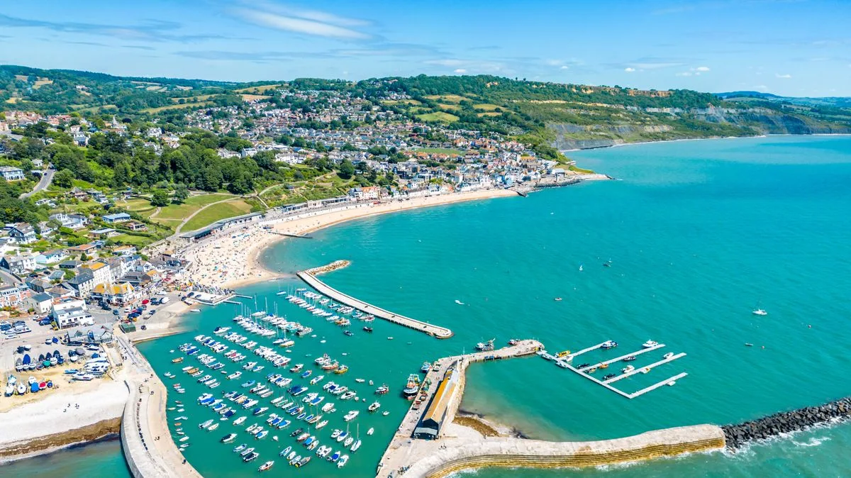 Lyme Regis: Ideal Staycation for 30C UK Heatwave Weekend