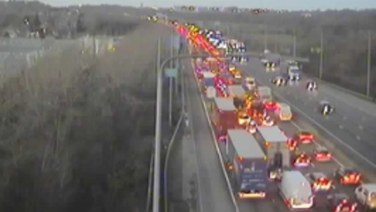 M1 Crash Sparks Rush Hour Chaos with Six-Mile Queue