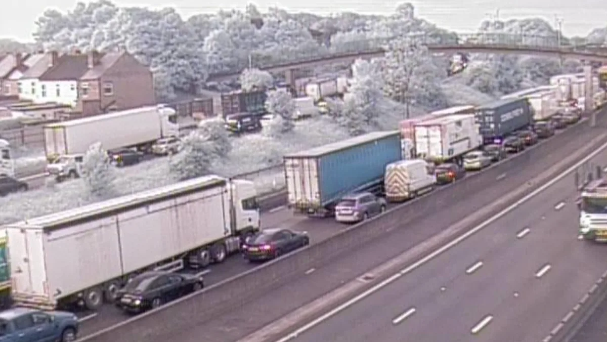 M1 Motorway Closed In Derbyshire Due To Police Incident