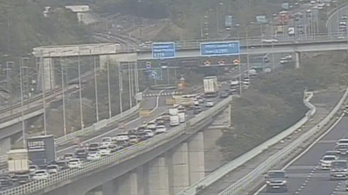 M2 Motorway Closed Near Medway Viaduct Due to Police Incident