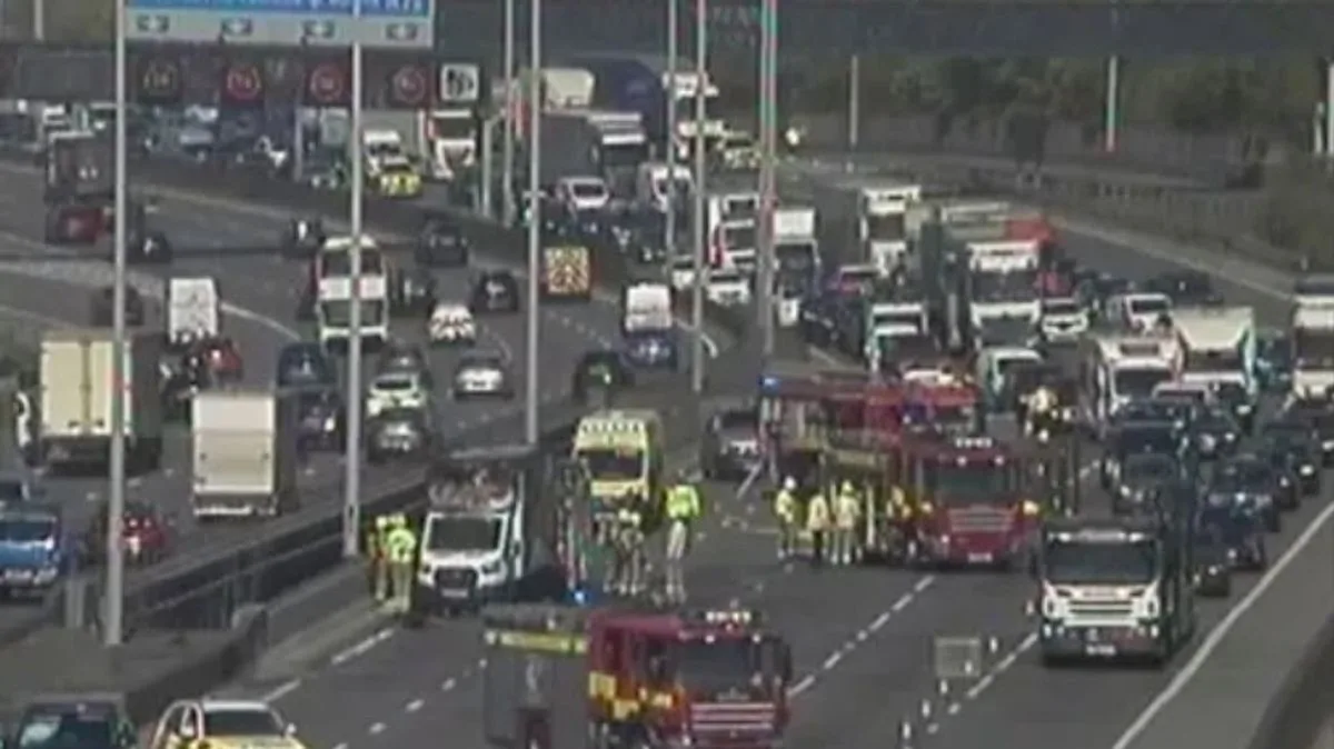 M25 Crash Causes 90-Minute Delays and 10-Mile Queues