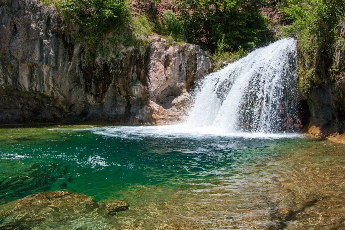 Taiwanese Man Dies After Jumping from Arizona Waterfall