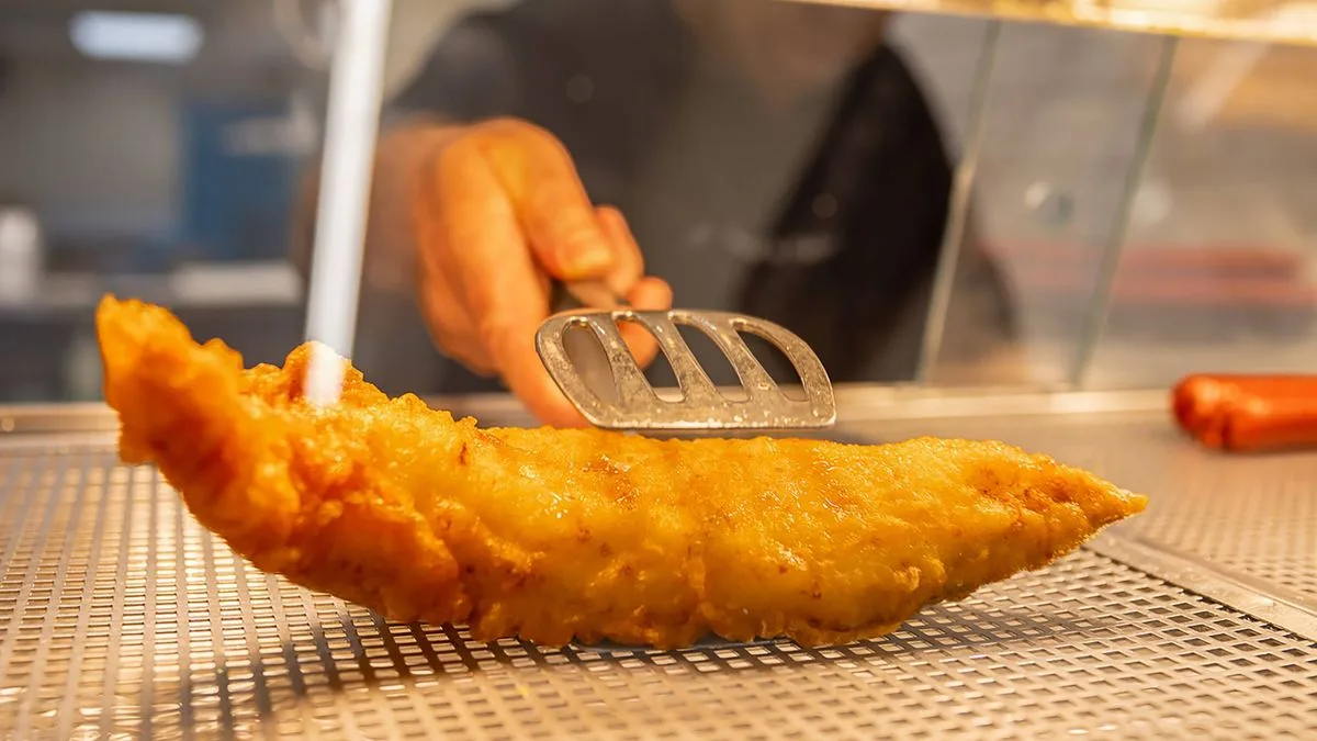 Man's Verdict on 'Legendary' Fish and Chip Shop in County Durham Leaves Viewers Divided