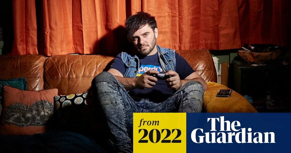 Man Struck by Lightning While on Sofa Describes 'Unreal' Experience