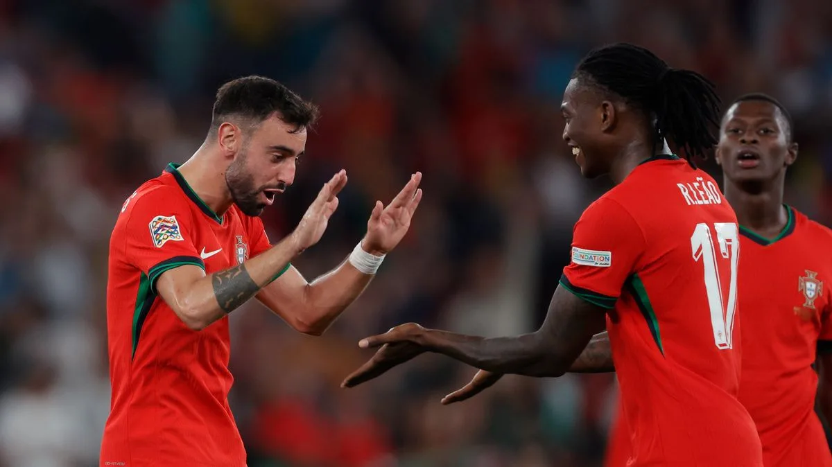 Bruno Fernandes Backs Man Utd Target Rafael Leao Amid Transfer Speculation