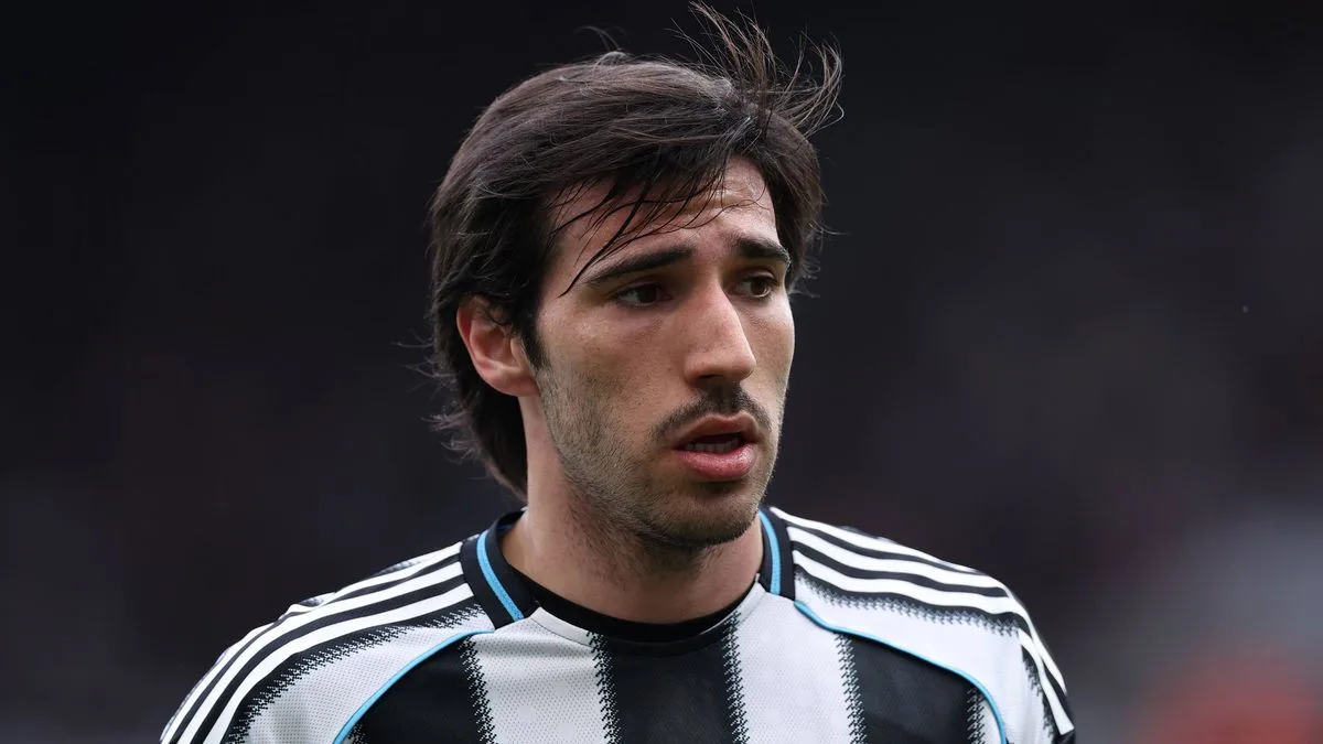 Man Utd Lead Race for Tonali as Newcastle Put Midfielder Up for Sale