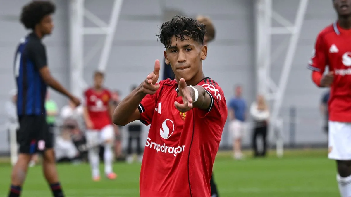 Carrick Explains Age Ban for Man Utd Wonderkid JJ Gabriel