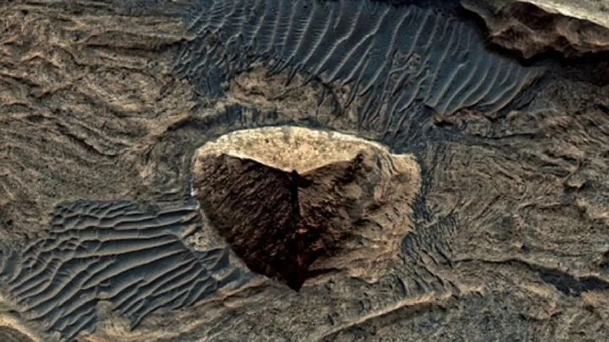 Mars Pyramid Fuels Ancient Alien Theories