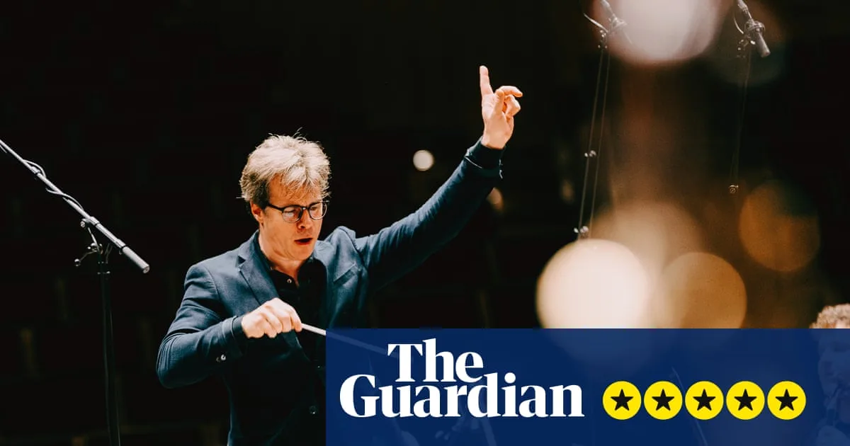 Martinů Symphonies 1-6: Bamberg Symphony Shines Under Hrůša