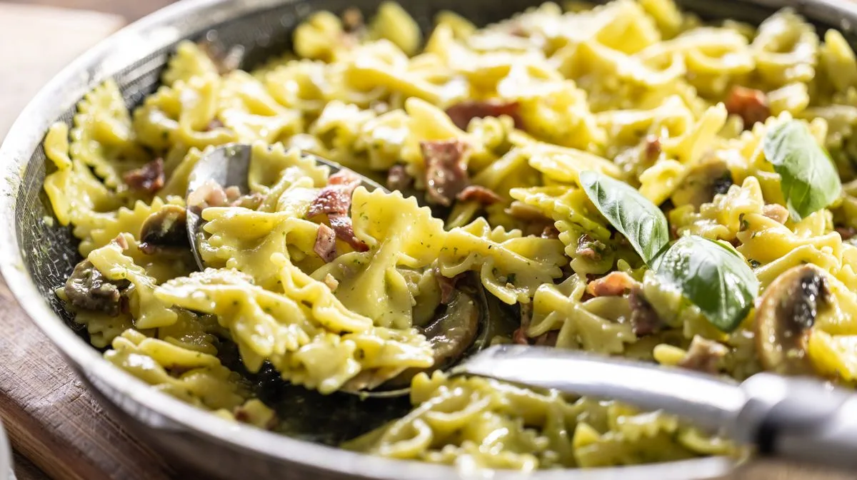 Mary Berry's Quick Bacon Pesto Pasta Ideal for Busy Weeknights