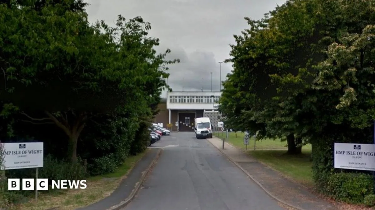 Prison Officer's Throat Slashed at HMP Isle of Wight