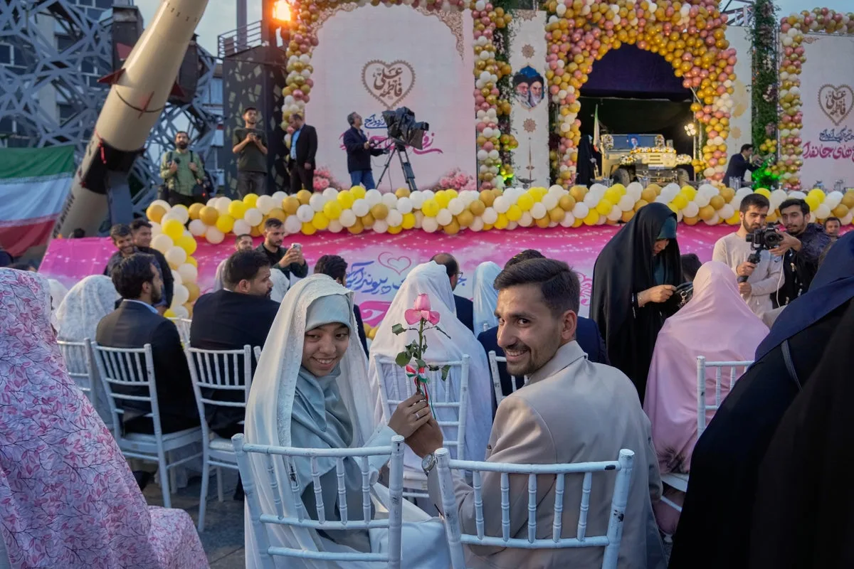 Mass Wedding and Lilac Missile Feature at Iranian Event