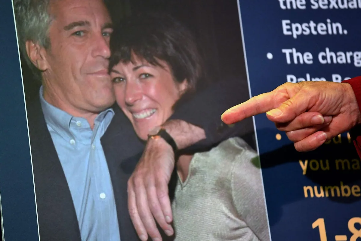 Ghislaine Maxwell 'told reporter that Epstein had tapes of Trump and Clinton'