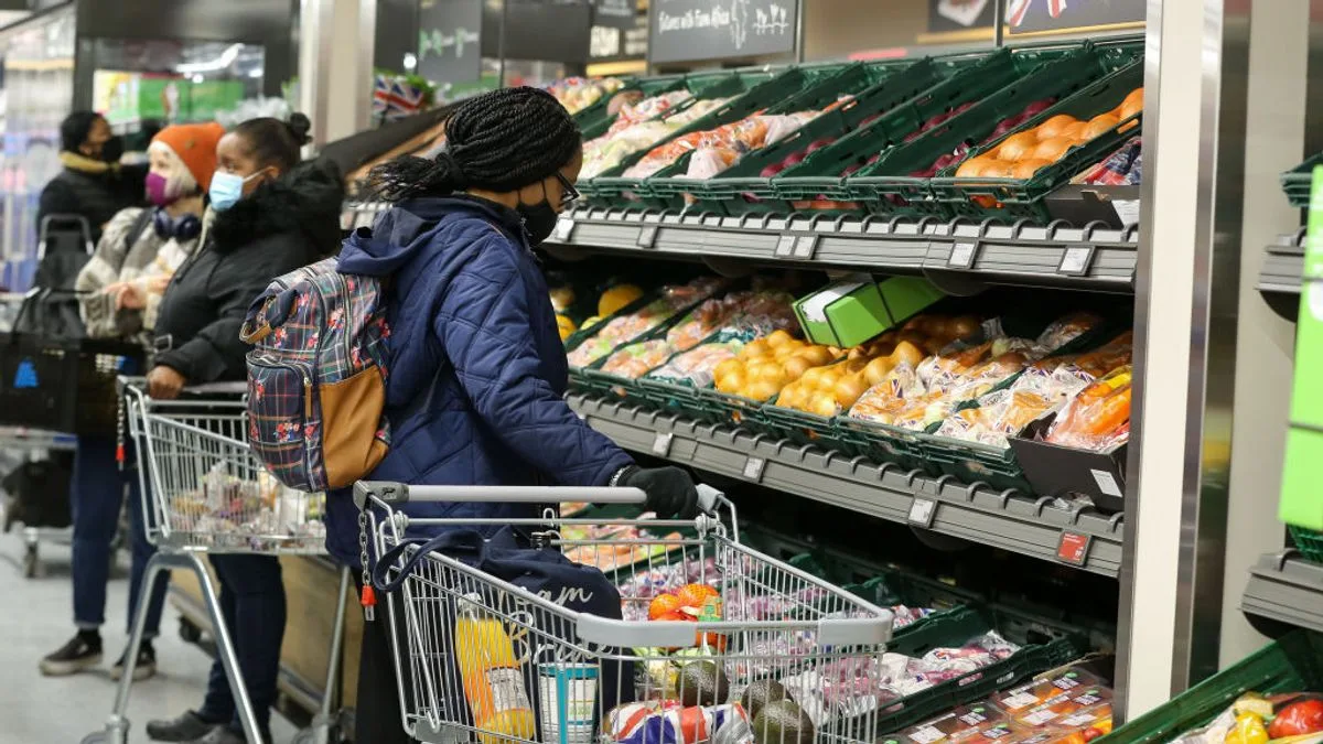 May Bank Holiday Supermarket Opening Hours for 2026