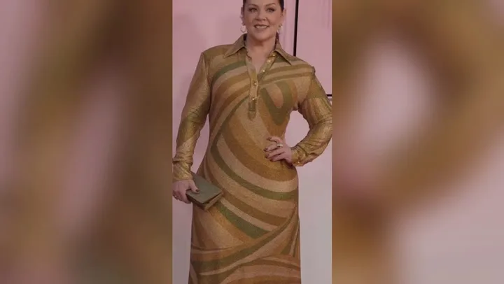 Melissa McCarthy Stuns in Form-Fitting Gown at Fashion Trust Awards