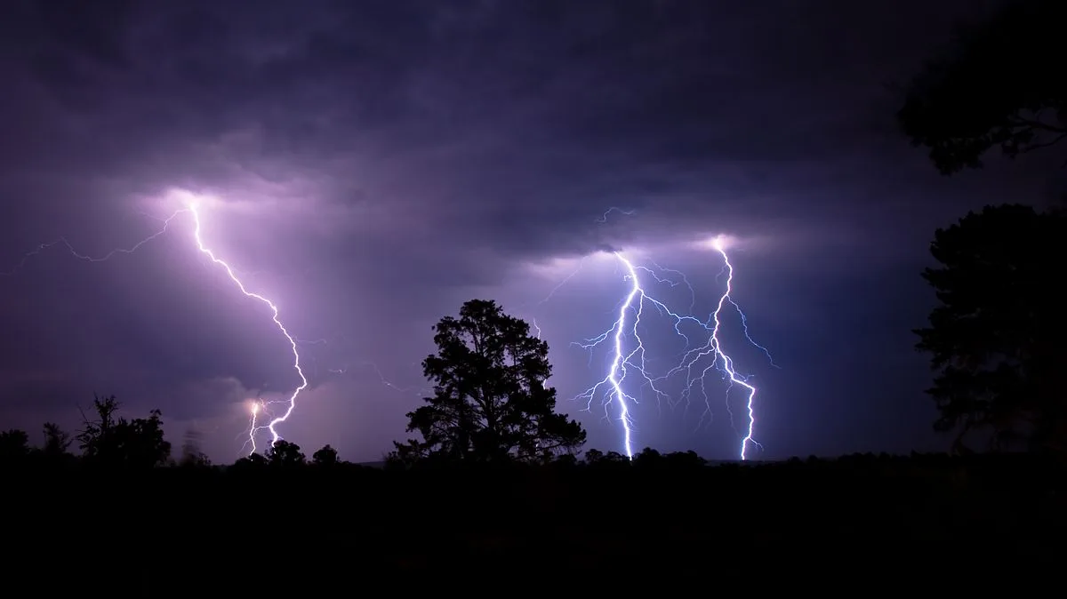 Met Office Issues Thunderstorm Warning: 9 Areas Told to Prepare Emergency Kit