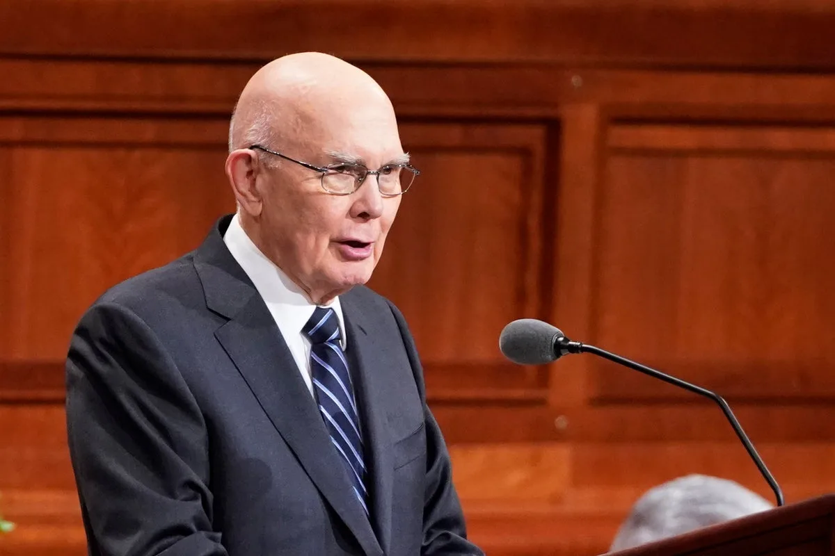 Dallin Oaks Becomes New Leader of Mormon Church After Death of Predecessor