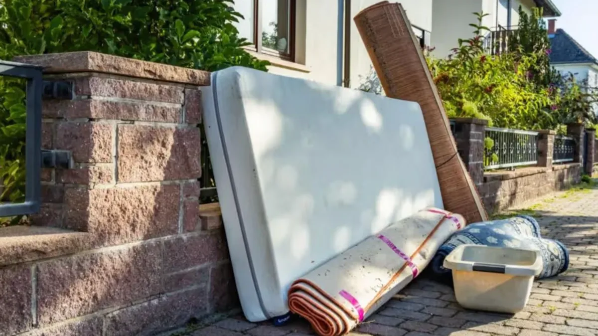 Mother Fined £500 for Leaving Free Toy Kitchen on Pavement