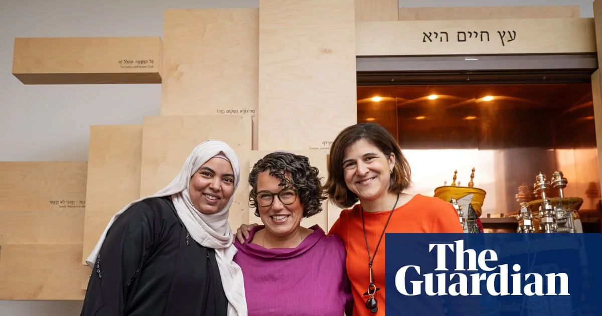 Muslim neighbours rally behind London synagogue after arson attack