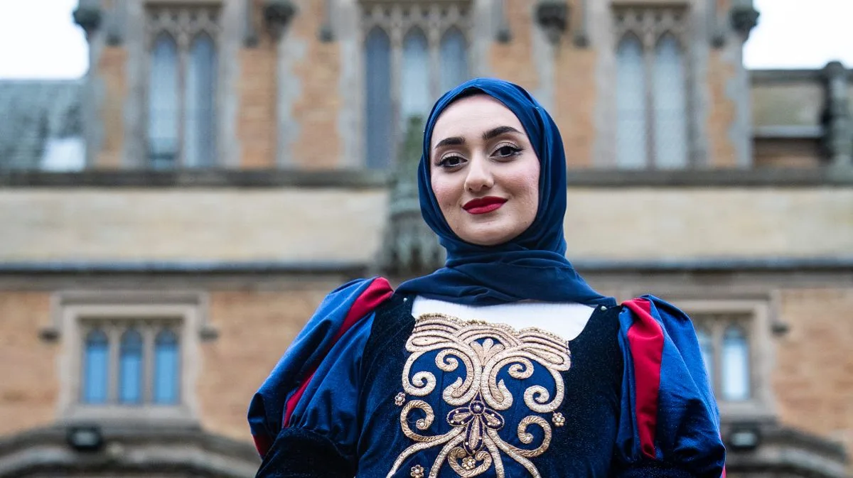 Muslim Panto 'Snow Brown and Her Seven Chachay' Sells 24,000 Tickets Despite Racist Backlash